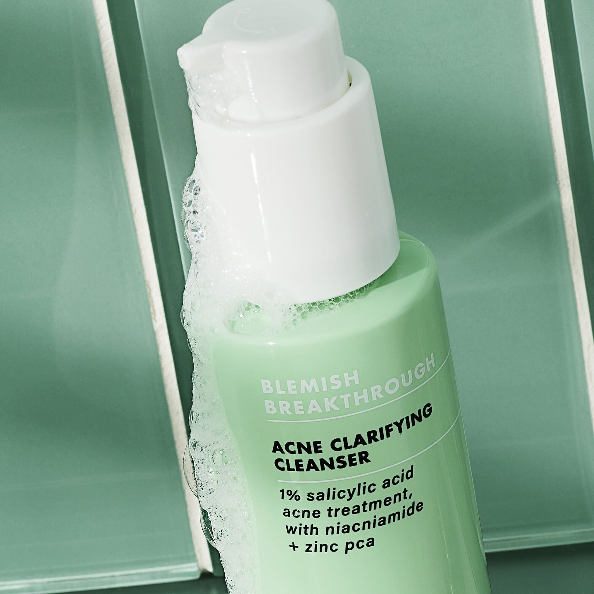 blemish-breakthrough-acne-calming-water-cream-mini-r6 02_021622_SL_BT_Cleanser_Back_Lighter_0129_FStack_FINAL_IGF_V2.jpg