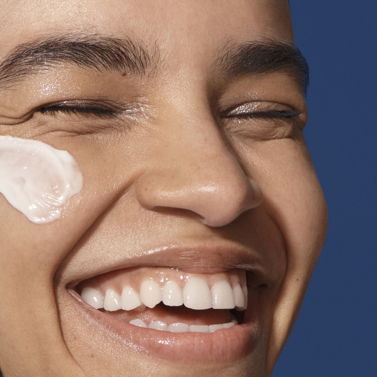 holy-hydration-barrier-goals-cream-regular-r7 042325_SKIN_Austria_HHBC_Strength-Hero_095_v3_RGB_IGF_54364e3f-0c46-4b46-b681-0e5cfd438287.jpg