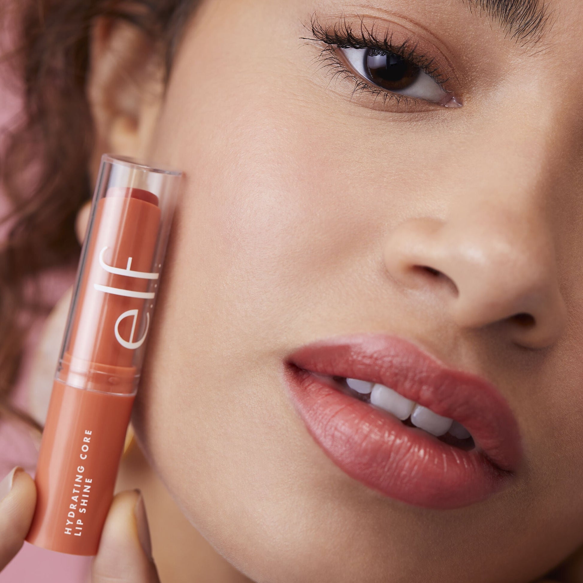 hydrating-core-lip-shine-x8 08112020_Alyssa_AmpItUp-0157_IGF_0dcd7b08-d8a1-41c3-a293-6fb7fa4ca7dd.jpg