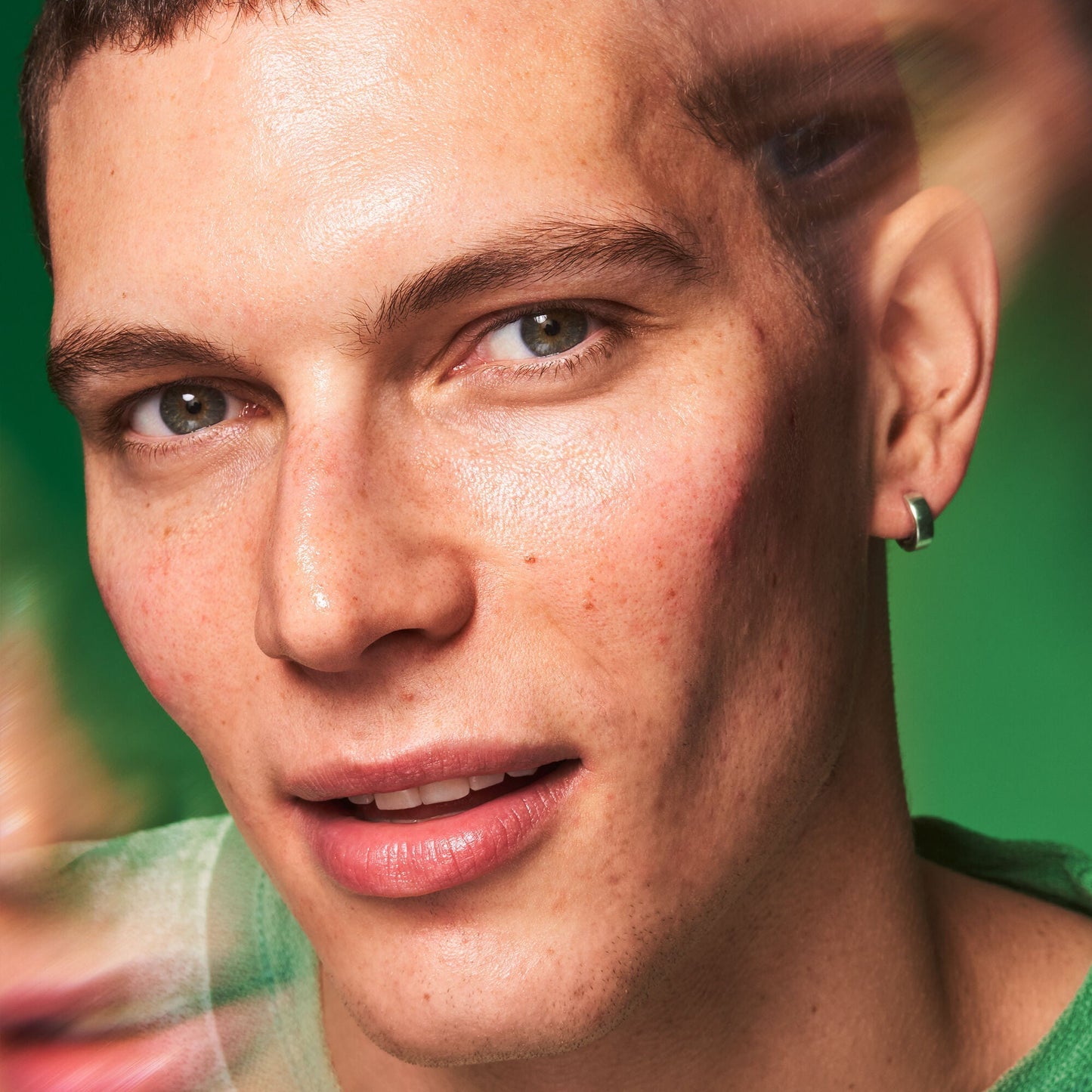 plz-clarify-facial-oil-y0 100924_SKIN_Jean_PlzC_EndLook_0036_v1_RGB_IGF.jpg