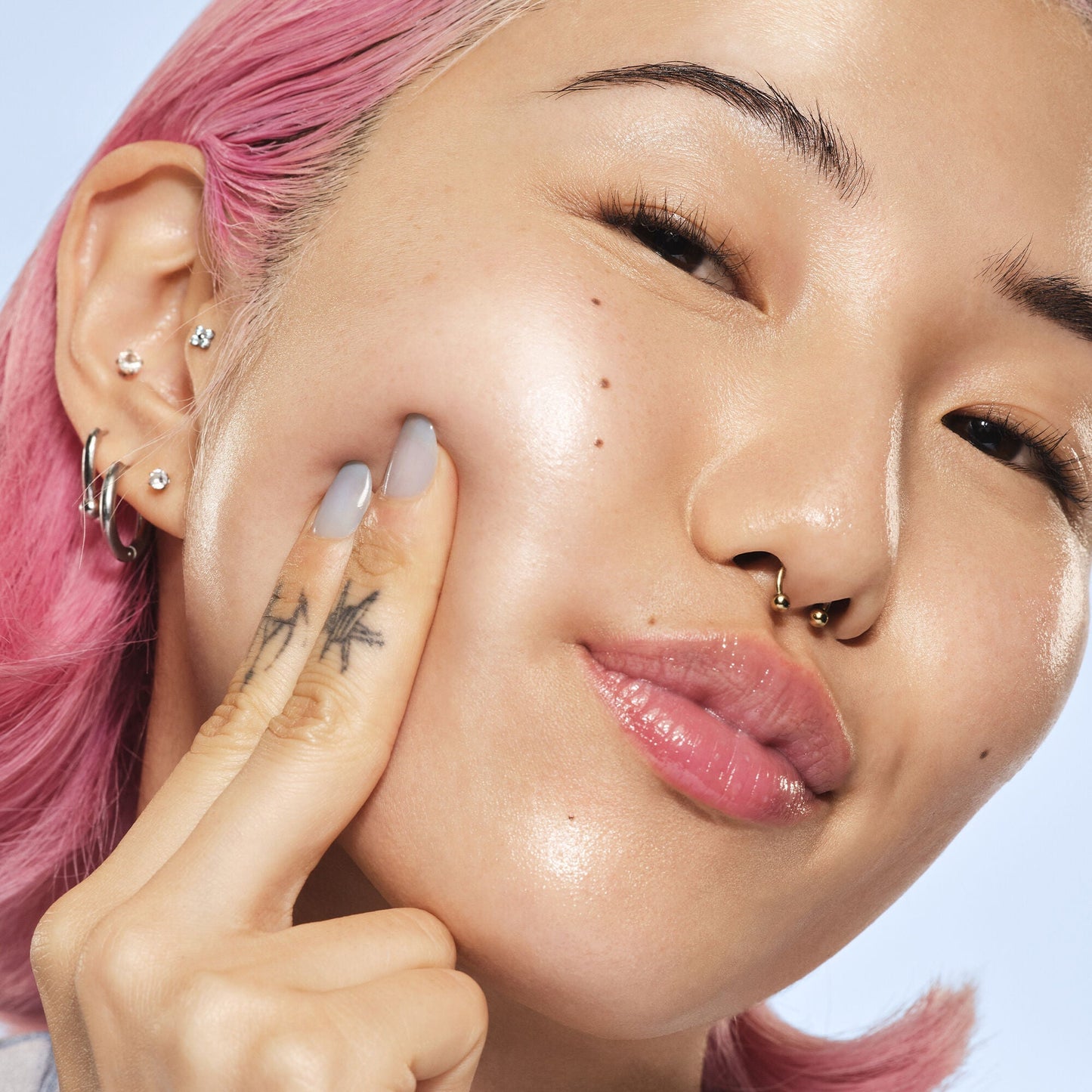 glass-slick-serum-stick-g1 102225_SKIN_Michelle_Editorial_015_w4QC_RGB_IGF_42f2efa3-c76d-440b-9883-58026346f35b.jpg