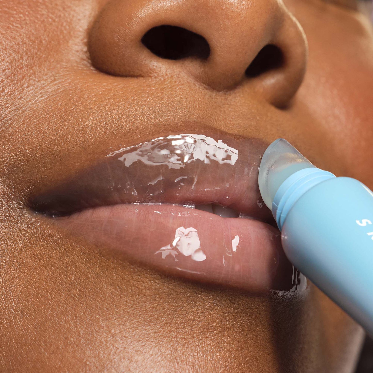 thirst-burst-lip-treatment-o3 57069_SKIN_Enga_Hibiscus_Macro_033_w3QC_RGB_2000x2000_fd68b6a3-ae05-431e-bbc0-31407d9fed44.jpg